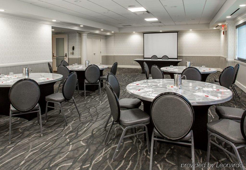 Rochester Airport Marriott Exterior foto